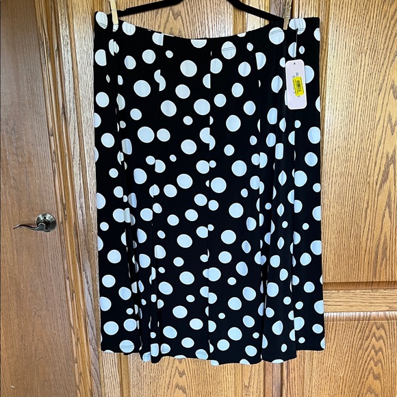 Allison Daley NWT shirt.  Black with white polka dots. - Picture 1 of 3